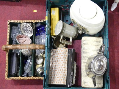 Lot 219 - A collection of metalware and ceramics, to...