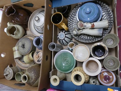 Lot 171 - A collection of studio pottery, to include a...