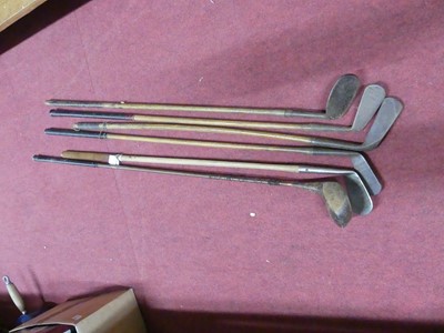 Lot 207 - A collection of early to mid-20th century golf...