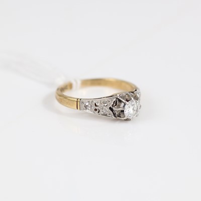 Lot 337 - An 18ct gold and platinum diamond solitaire...
