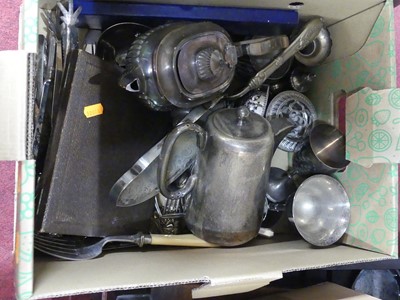Lot 227 - A collection of silver plated wares, to...