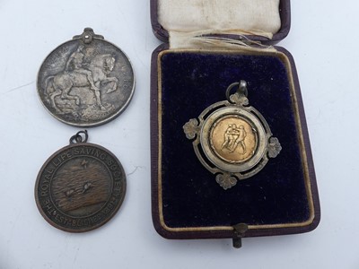 Lot 241 - A WWI British war medal, naming Gnr. G...