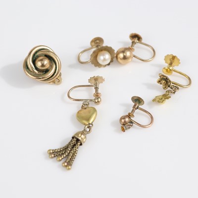Lot 354 - Five various 9ct gold earrings, each with...