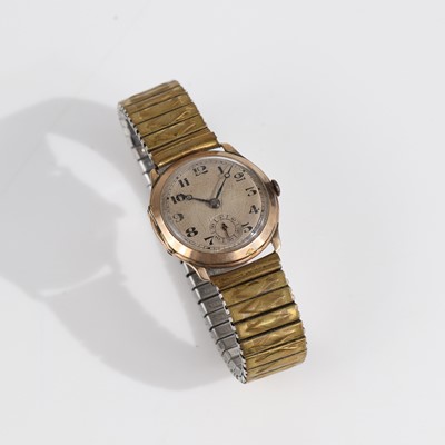 Lot 363 - A vintage gent's 9ct gold cased manual wind...